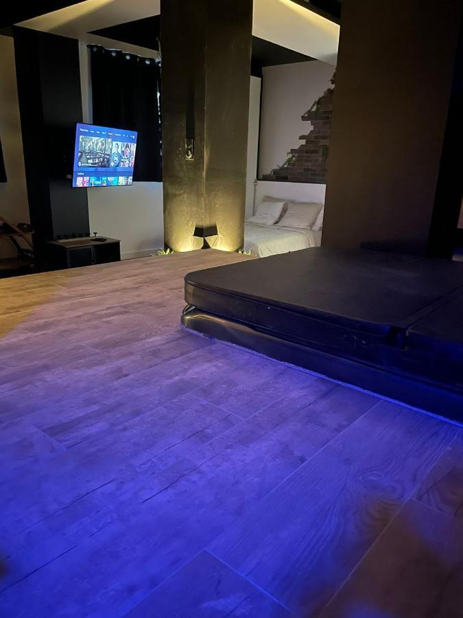 La Suite Grenoble Spa Jacuzzi Et Sauna Privatif ภายนอก รูปภาพ