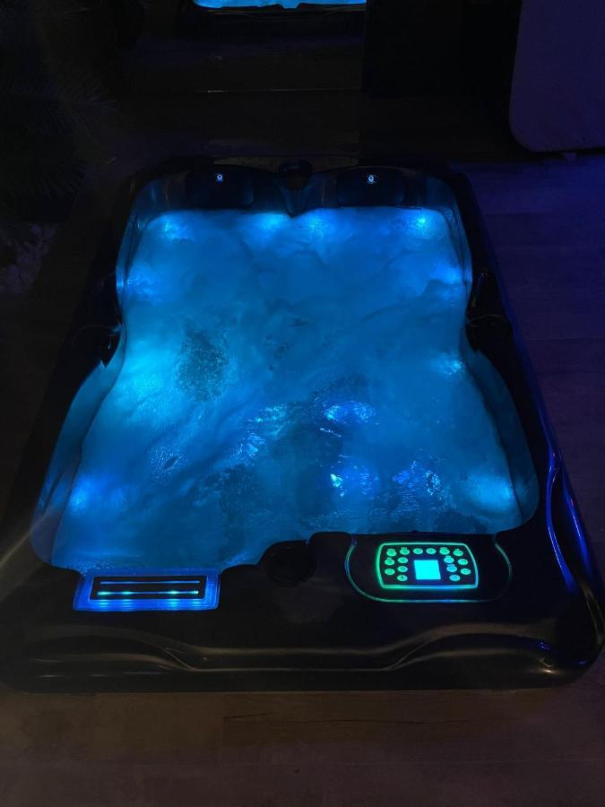 La Suite Grenoble Spa Jacuzzi Et Sauna Privatif ภายนอก รูปภาพ
